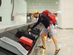 5 Cara Menghindari Biaya Kelebihan pada Bagasi Pesawat