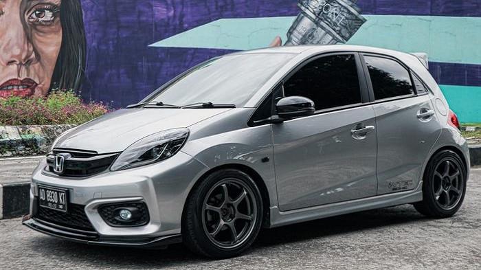 Jadi Mobil Favorit Harga Mobil Bekas Honda Brio Tahun 2014 Tinggal