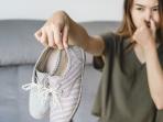 Simak Cara Ampuh Menghilangkan Bau Tak Sedap pada Sepatu