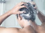 5 Rekomendasi Sampo yang Ampuh Atasi Ketombe secara Efektif