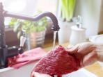Jangan Asal-asalan, Simak Cara Tepat Membersihkan Daging Sapi Sebelum Dimasak 