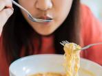 Kenapa Tidak Boleh Makan Mi Instan Tiap Hari? Simak Yuk Bahayanya Bagi Kesehatan