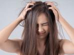 Mengganggu Penampilan, Simak Penyebab dan Cara Mudah Mengatasi Rambut yang Berminyak dan Lepek
