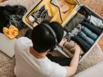 Ingin Pergi Berlibur? Ketahui Dulu 6 Cara Melipat Pakaian Anti Kusut Saat Travelling