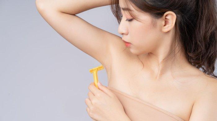 Kamu Wajib Tahu, Ini 6 Bahaya Mencabut Bulu Ketiak 