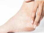 Bisa Menggunakan Bahan Alami, Begini Cara Mengatasi Kaki Kapalan 
