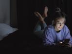 Jangan Sepelekan, Ketahui 5 Pengaruh Negatif Blue Light Terhadap Kesehatan