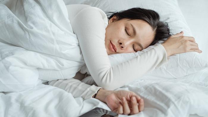 Bantal Kempis Membuat Tak Nyaman? Ini 7 Cara Mudah untuk Memadatkannya