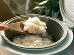 Nasi Menempel di Rice Cooker? Simak Yuk, Ini Penyebab dan Cara Mencegahnya