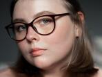 Jangan Asal Pilih, Perhatikan Yuk Bentuk Kacamata yang Cocok untuk Wajah Bulat