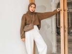 Tampil Lebih Percaya Diri, Ini 5 Inspirasi Outfit Hijab yang Cocok di Padu Padan dengan Celana Putih