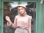 Simak 4 Ide Style Hijab Motif yang Cocok untuk Wajah Oval
