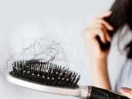 Cukup Mudah, Simak Cara Mengatasi Rambut Rontok Secara Alami 