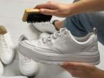 Dijamin Bersih, Simak Cara Menghilangkan Noda di Sepatu Putih dengan Mudah