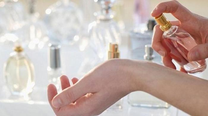 Tips Agar Aroma Parfum Tak Cepat Hilang, Jangan Digosok Setelah Semprot
