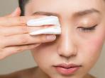 6 Bahaya Jika Tidak Membersihkan Makeup Sebelum Tidur, Salah Satunya Menyebabkan Penuaan Dini