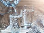 Salah Satunya Picu Kepala Berdenyut, Ternyata Ini 6 Efek Terlalu Banyak Minum Air Putih