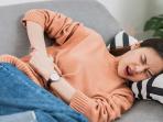 Wanita Wajib Tahu, Simak 6 Langkah Mengatasi Sakit Perut saat Menstruasi 