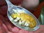 Tak Disangka, Ini Manfaat Menakjubkan Usai Makan Bawang Putih dan Madu Saat Perut Kosong