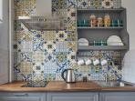 5 Keuntungan yang Bisa Dinikmati Jika Memasang Keramik Dinding Dapur