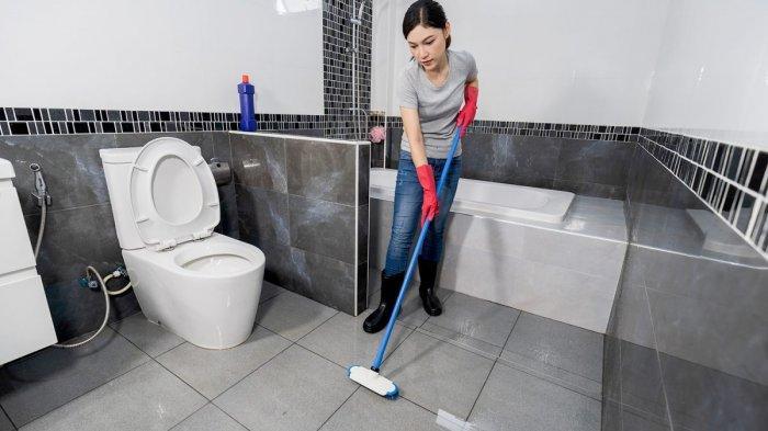 Cara Mengatasi Lantai Kamar Mandi Licin, Cukup Gunakan Bahan Alami