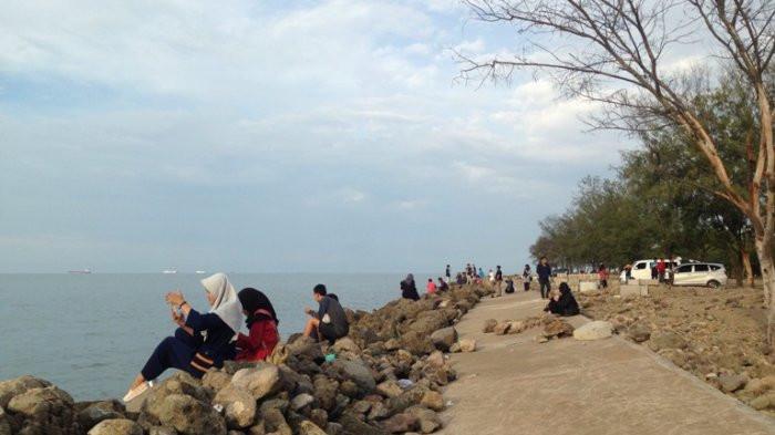 Gambar pantai marina (TribunJateng.com)