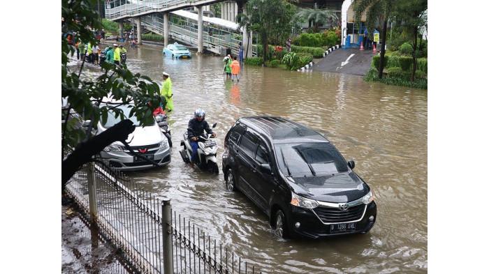 Ilustrasi Menjaga Jarak dengan Kendaraan di Depannya. (icar)