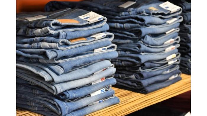 Ilustrasi Menyimpan Celana Jeans/ Simpan Celana Jeans dengan Benar. (Unsplash)