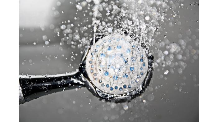 Ilustrasi Shower/ Mengecek dan Membersihkan Shower Kamar MAndi. (pexels.com)