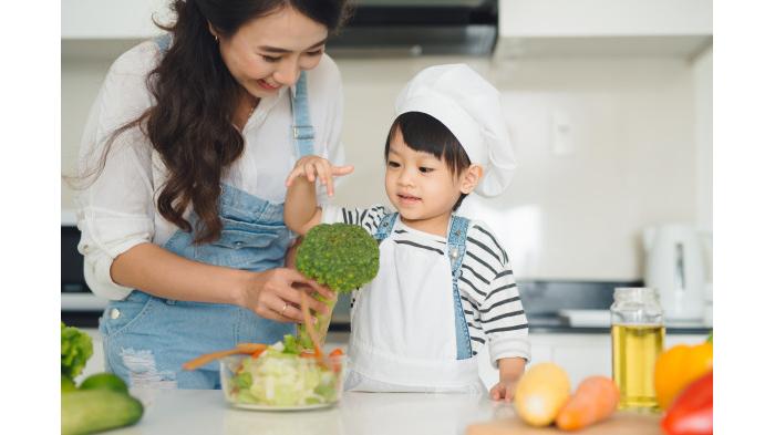 Ilustrasi jangan biarkan anak masuk sendirian di dapur untuk mengantisipasi adanya kebakaran. (firealarm)