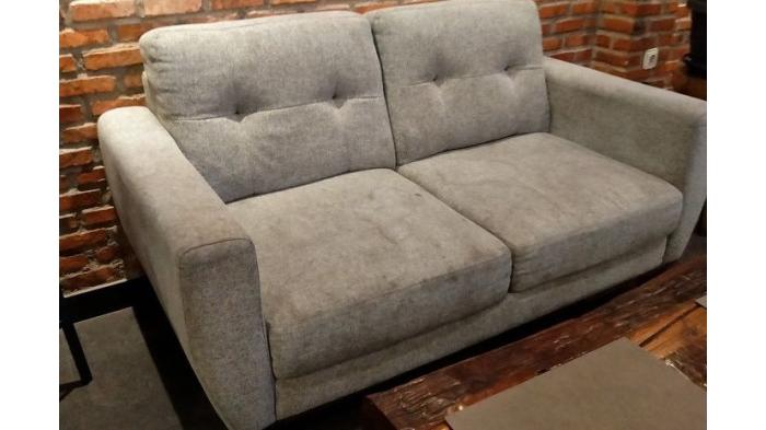 Ilustrasi sofa bekas, tidak boleh diperjualbelikan secara bekas. (nakita.id/david)