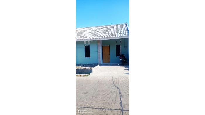 Rumah tampak depan di