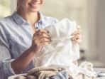 6 Tips Tepat untuk Mencuci Pakaian dengan Warna Putih, Jangan Sembarangan Lho!