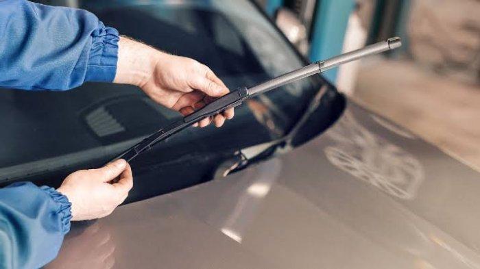 Ganti Karet Wiper | Tribunnews.com