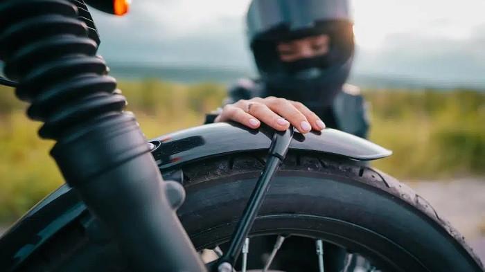 5 Cara untuk Mengatasi Spakbor Motor yang Patah, Segera Perbaiki Yuk!