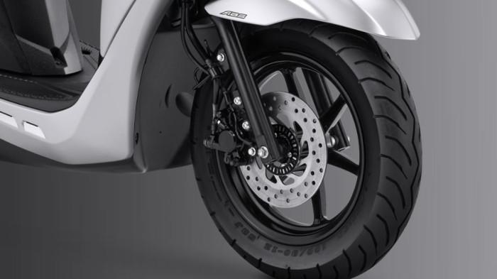 Roda depan pada Yamaha Freego. (Yamahadeta.blogspot.com)
