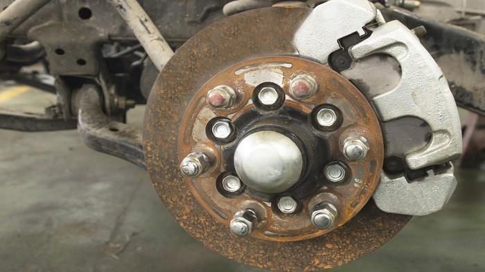 4 Langkah Membersihkan Velg Mobil yang Berkerak dan Berkarat, Langsung Klinclong