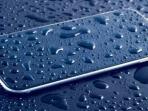 5 Langkah Awal yang Harus Dilakukan saat HP Terkena Air Hujan Agar Bisa Dipakai Lagi