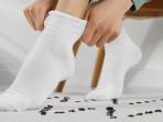 6 Cara Merawat Kaus Kaki Agar Tidak Mudah Melar, Jadi Lebih Awet!