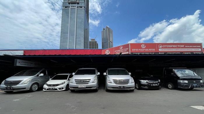 Beragam jenis mobil bekas tersedia di Showroom Sinar Harapan Motor. (SHM)