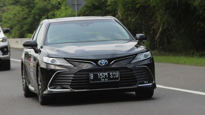 Cek Harga Mobil Bekas Toyota Camry Tahun 2011-2015 per Februari 2024