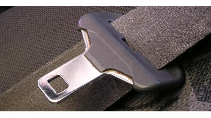 Cek kondisi buckle. (seatbletcover)
