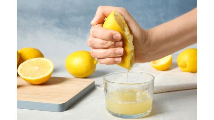 Ilustrasi air lemon untuk mengusir laba-laba. (Shutterstock)