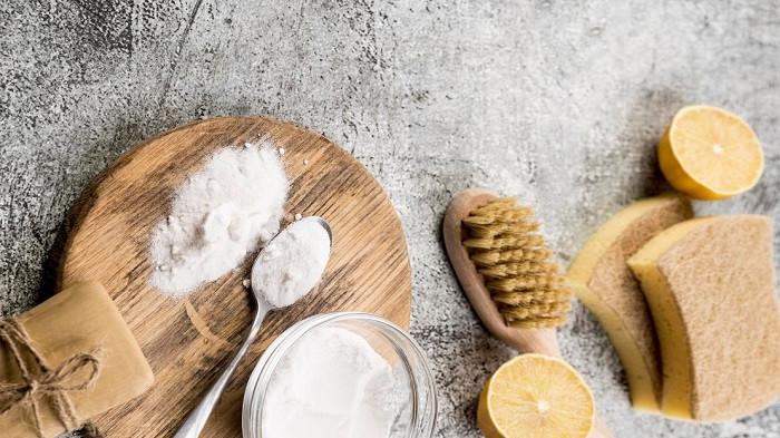 Ilustrasi garam dan lemon untuk membersihkan talenan kayu berjamur | foto freepik