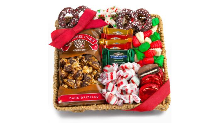 Ilustrasi hampers coklat dan permen | Amazon