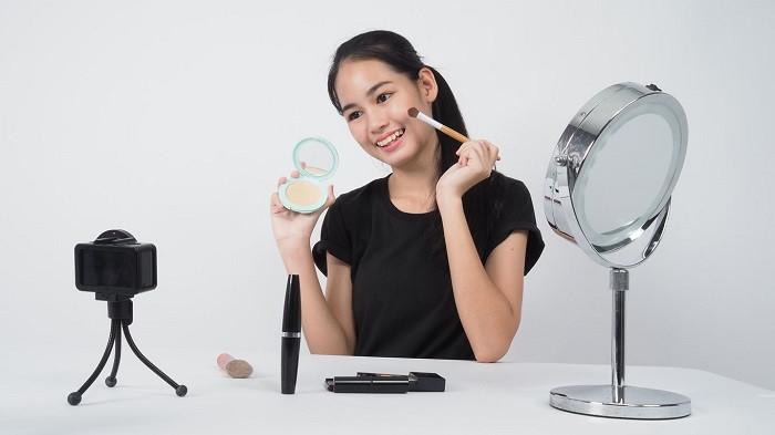 Ilustrasi make up (kompas.com)