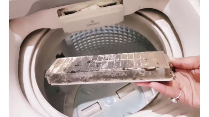 Ilustrasi membersihkan mesin cuci. (Youtube/Neha's Kitchen)