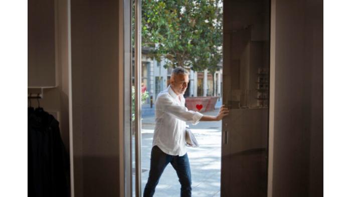 Ilustrasi membuka pintu. (onassis)