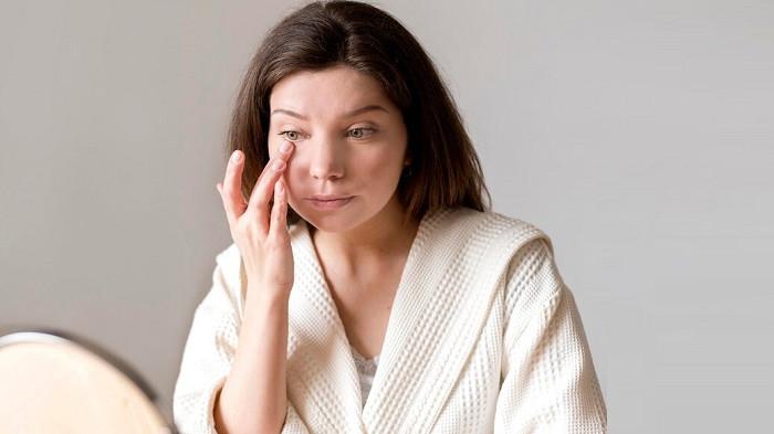 Ilustrasi muncul penuaan dini pada kulit wajah | foto freepik