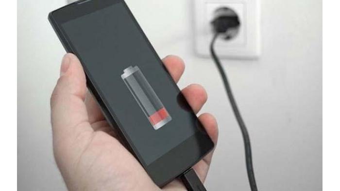 Ilustrasi pengisian daya baterai | Tribunnews